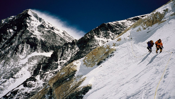 Cuántas personas han subido hasta la cima del Monte Everest