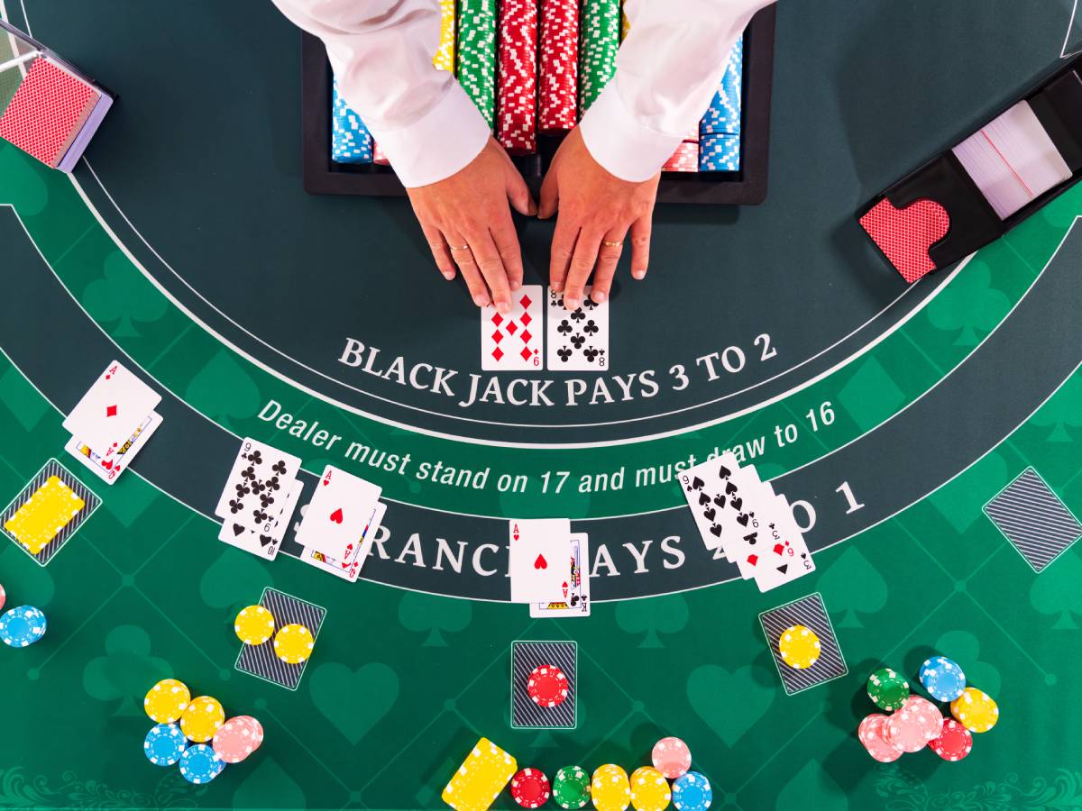 crupier Origen y popularidad del Blackjack, el favorito de los aficionados Mi Casino