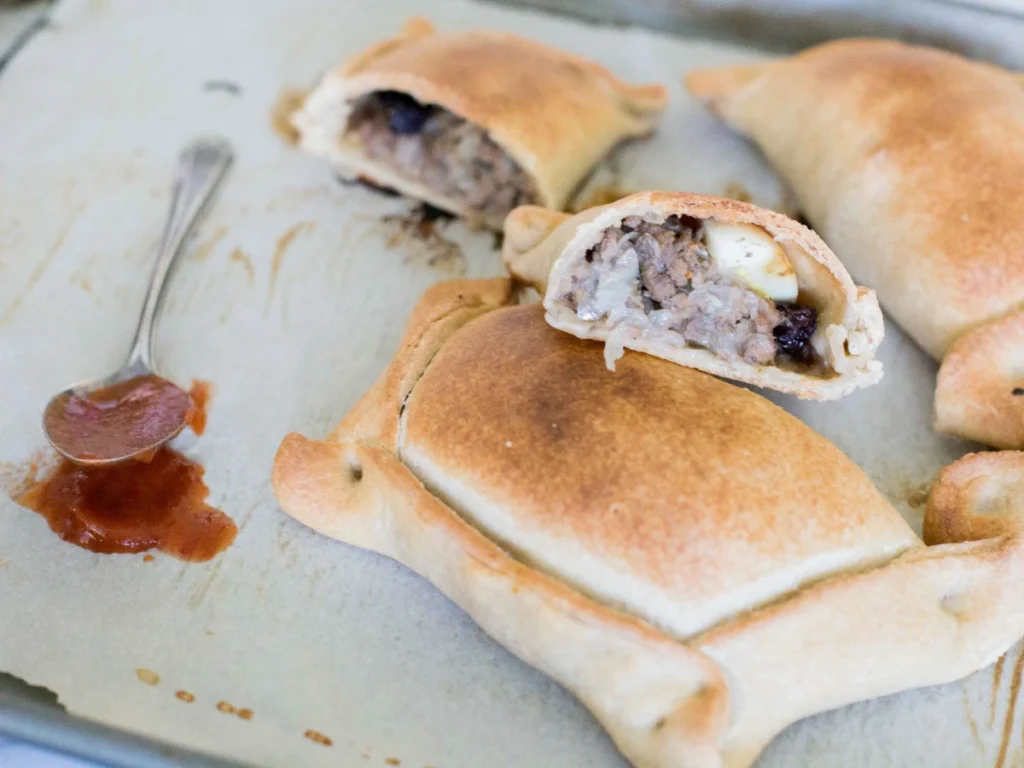 Descubre-una-receta-de-empanadas-de-pino-llena-de-tradicion-y-sabor-chileno-Relleno-Empanadas-MiCasino