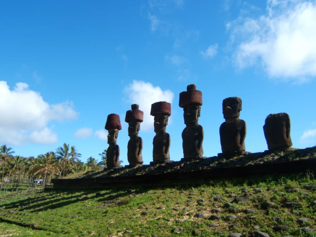 Exploremos-3-patrimonios-culturales-de-Chile-y-su-maravillosa-historia-Rapa-Nui-MiCasino